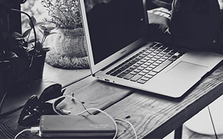 英超+西甲双免费，新赛季50√44！今晚9成信心私推0元购！英超：利物浦vs曼联！